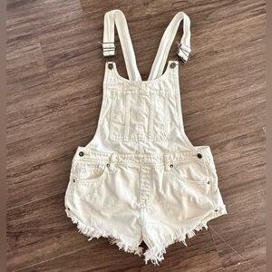 We The Free Summer Babe Off-White Denim Shortalls. Size 27